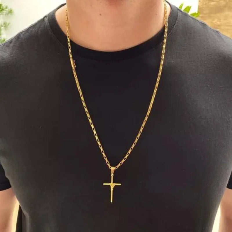 Brilho Eterno: Corrente Cartier Tijolinho com Pingente Crucifixo Banhado a Ouro 18k